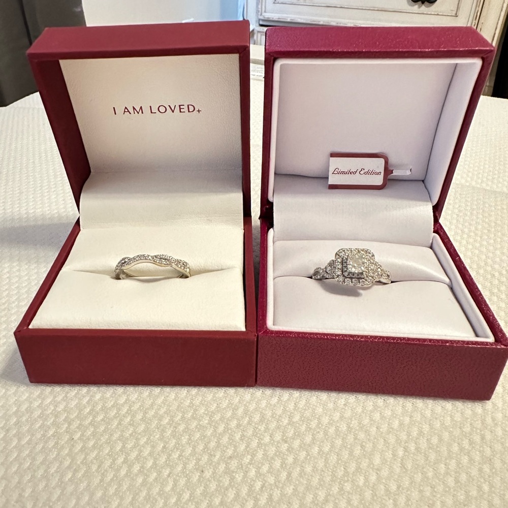 Helzberg diamonds 14 karat wedding rings set size 7 Limited Edition